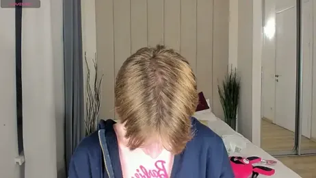 LouieEvans webcam model stream image