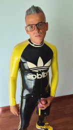 Zell77 webcam model stream image