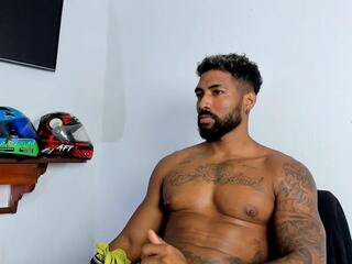 Xander Strongs webcam model stream image