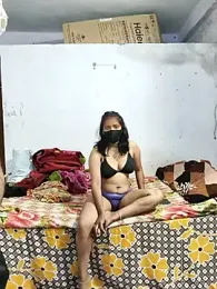 hot_wife_35 webcam model stream image