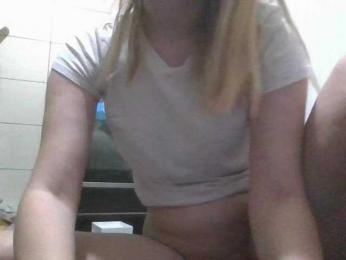 Irenne18 webcam bongacams model stream image