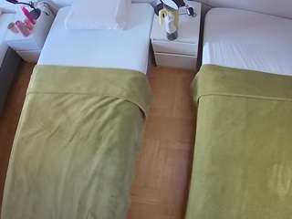 voyeurcam-julmodels-bed-5 webcam camsoda model stream image