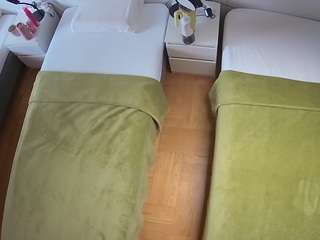 voyeurcam-julmodels-bed-5 webcam model stream image