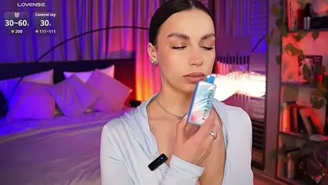 LunaNight webcam model stream image