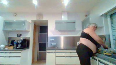 lunaria webcam model stream image