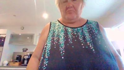 lunaria webcam model stream image