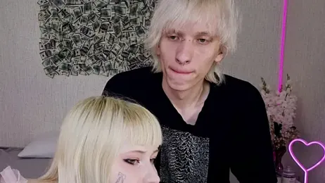 NeetMolly webcam model stream image