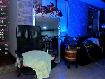 mature-younga webcam model stream image