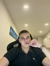 WARDEN_w webcam model stream image