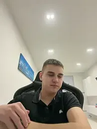 WARDEN_w webcam model stream image