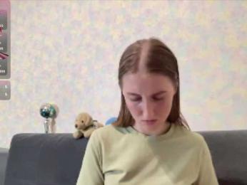 DionneCrum webcam bongacams model stream image