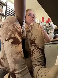 cinnabon_ webcam model stream image