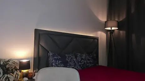 R_a_v_e_n webcam model stream image