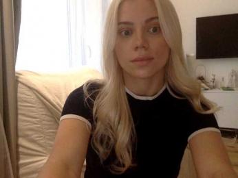 krazyBitch webcam model stream image