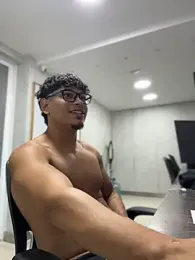 alekzamo webcam stripchat model stream image