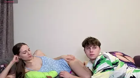 Emily_and_Ilumi webcam model stream image