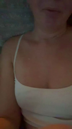 Honeybee__x webcam model stream image