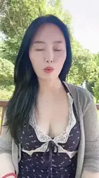 lylxili webcam model stream image