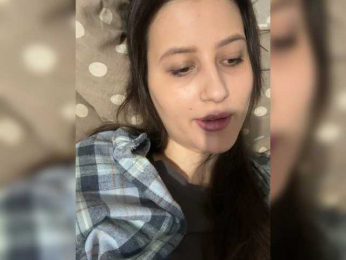 Llevie webcam bongacams model stream image