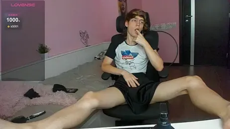 AvenGlow webcam model stream image