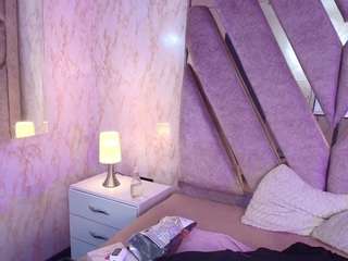 red-pandaa webcam model stream image