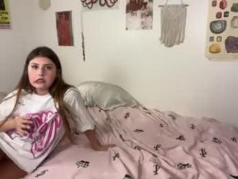 ava_synn webcam model stream image
