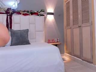 emma-kitty webcam model stream image