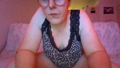 OiseauNoir88 webcam model stream image