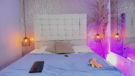 FGLuna webcam model stream image