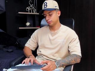 Jaze Bradley webcam model stream image