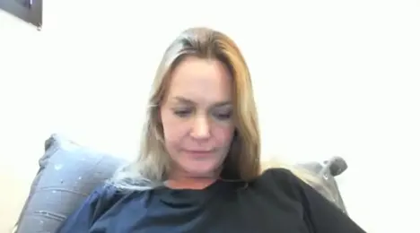 Annylove1 webcam model stream image