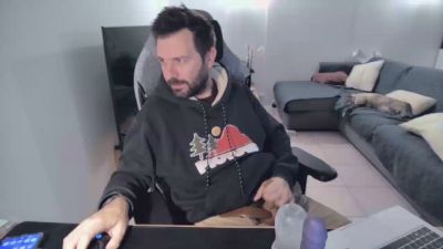 moi92160 webcam model stream image