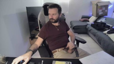 moi92160 webcam model stream image