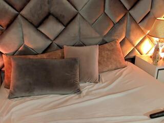 Leiza Thompson webcam flirt4free model stream image