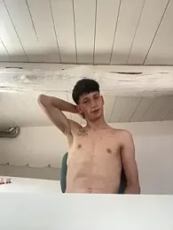 Leonardo0606 webcam model stream image