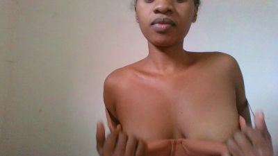 Elysa webcam model stream image