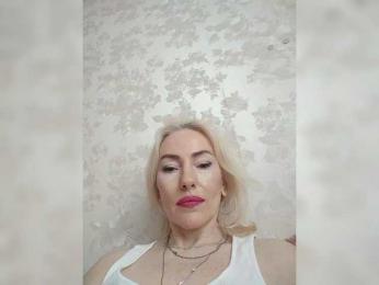 White00Pearl webcam model stream image