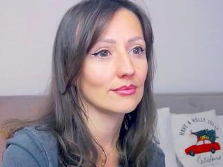 Alexia Cage webcam model stream image