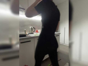 v_-_-_v webcam model stream image