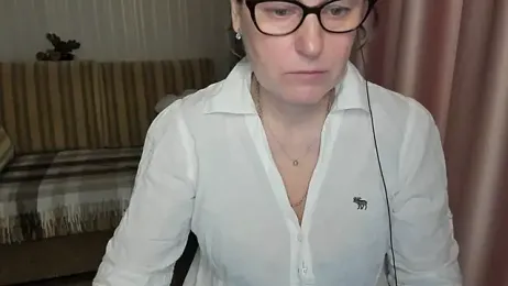 lauraoven webcam model stream image