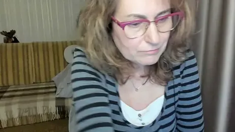 lauraoven webcam model stream image