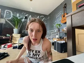 EmmaLyrica webcam stripchat model stream image