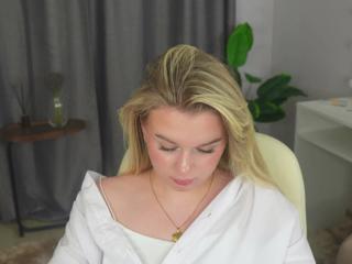 Synnove Appling webcam model stream image