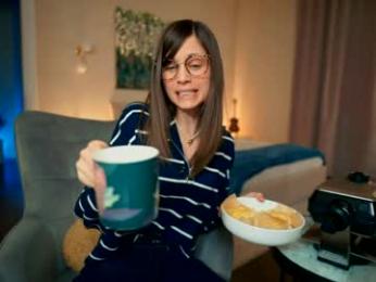 newchloe18 webcam model stream image