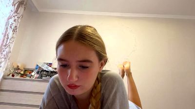 ArnetteBregon webcam model stream image