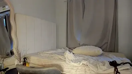 LUUVRRI_21 webcam model stream image