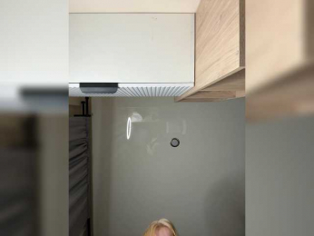 VladaMais webcam model stream image