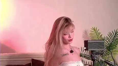 BellaSecrettt webcam model stream image