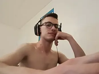 Yukysama79 webcam model stream image