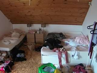 voyeurcam-julmodels-whitebed-2 webcam camsoda model stream image